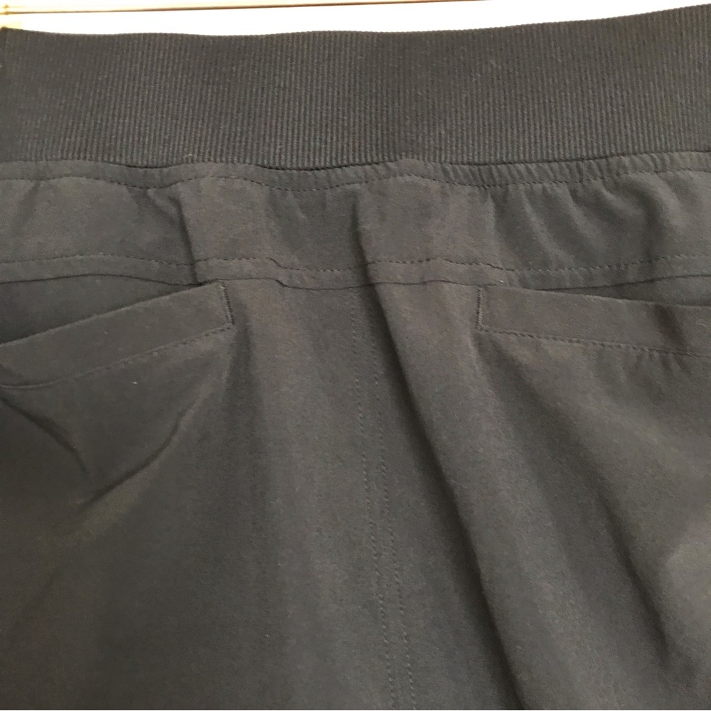 Athleta Black Midtown Skort Size 14 Activewear Casual Travel Tennis Outdoor - Picture 8 of 16